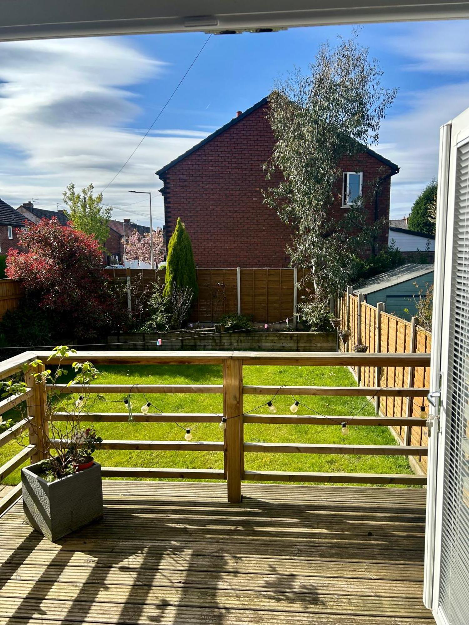 Lovely, Large Double Bedroom With Park View In Home Hazel Grove 外观 照片